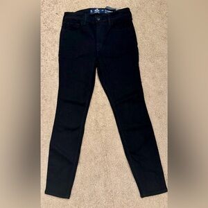 Black Hollister Super Skinny Jeans